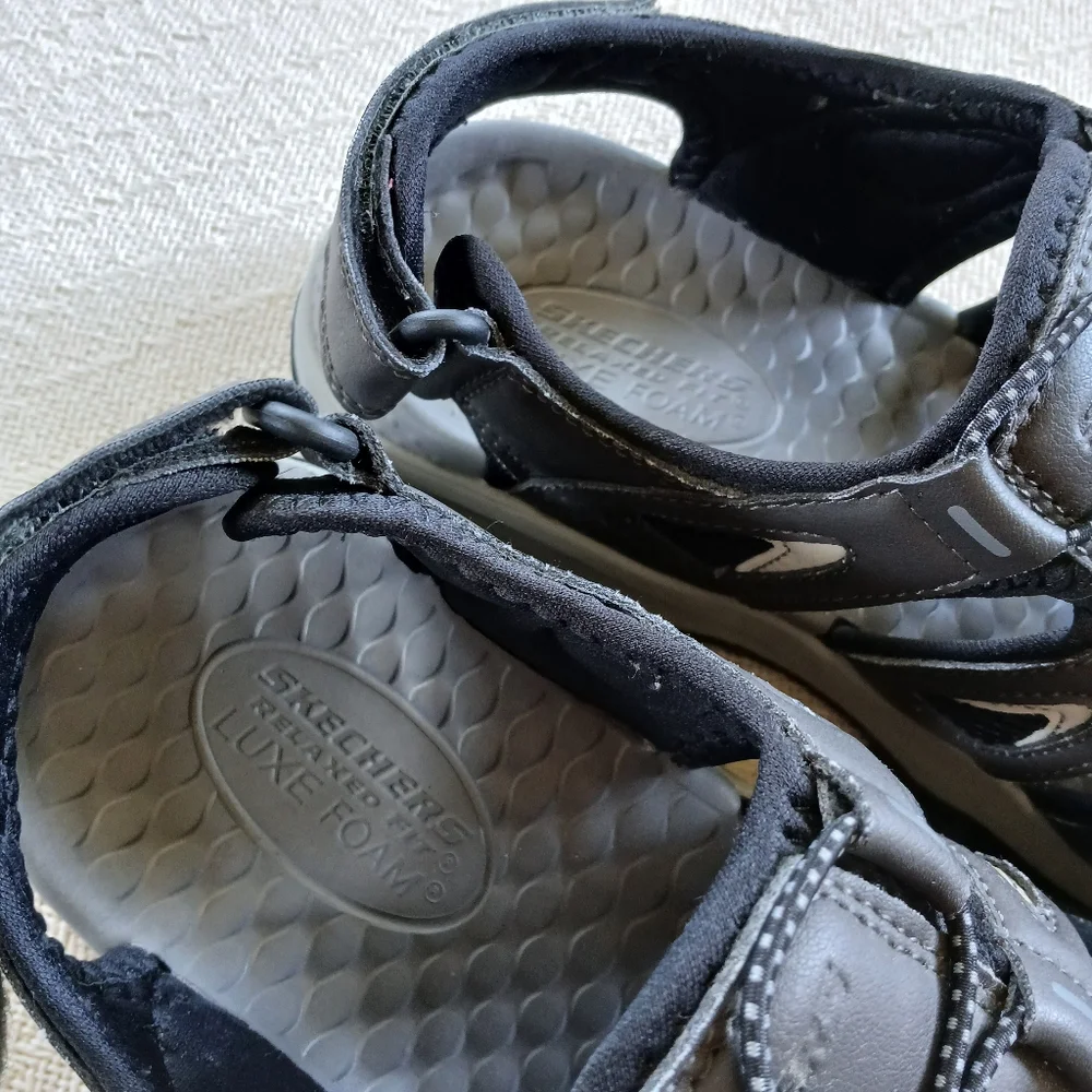 skechers ♡ tresmen sandals luxe foam relaxed fit sandals mens 9 gorpcore trail
